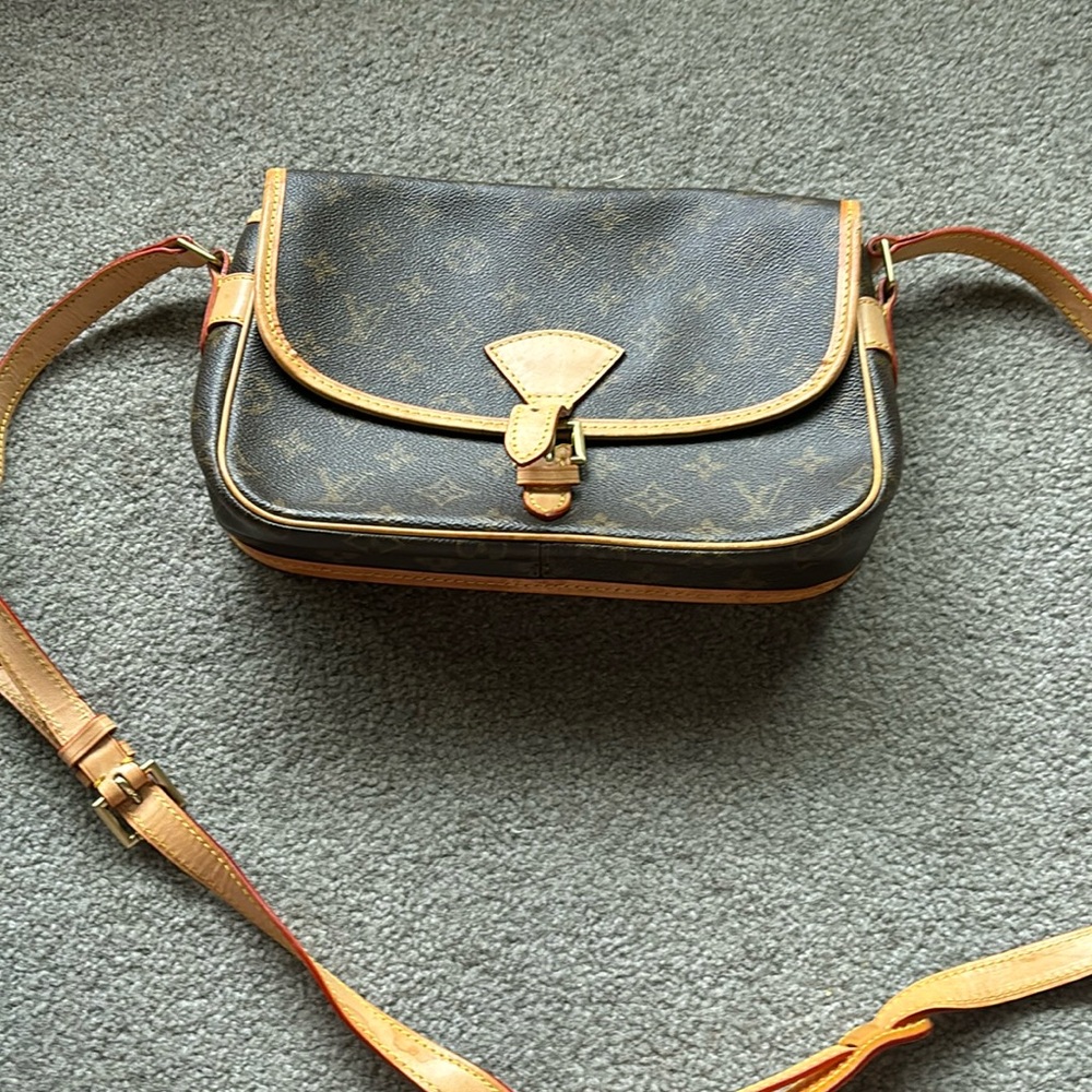 LV doupe
